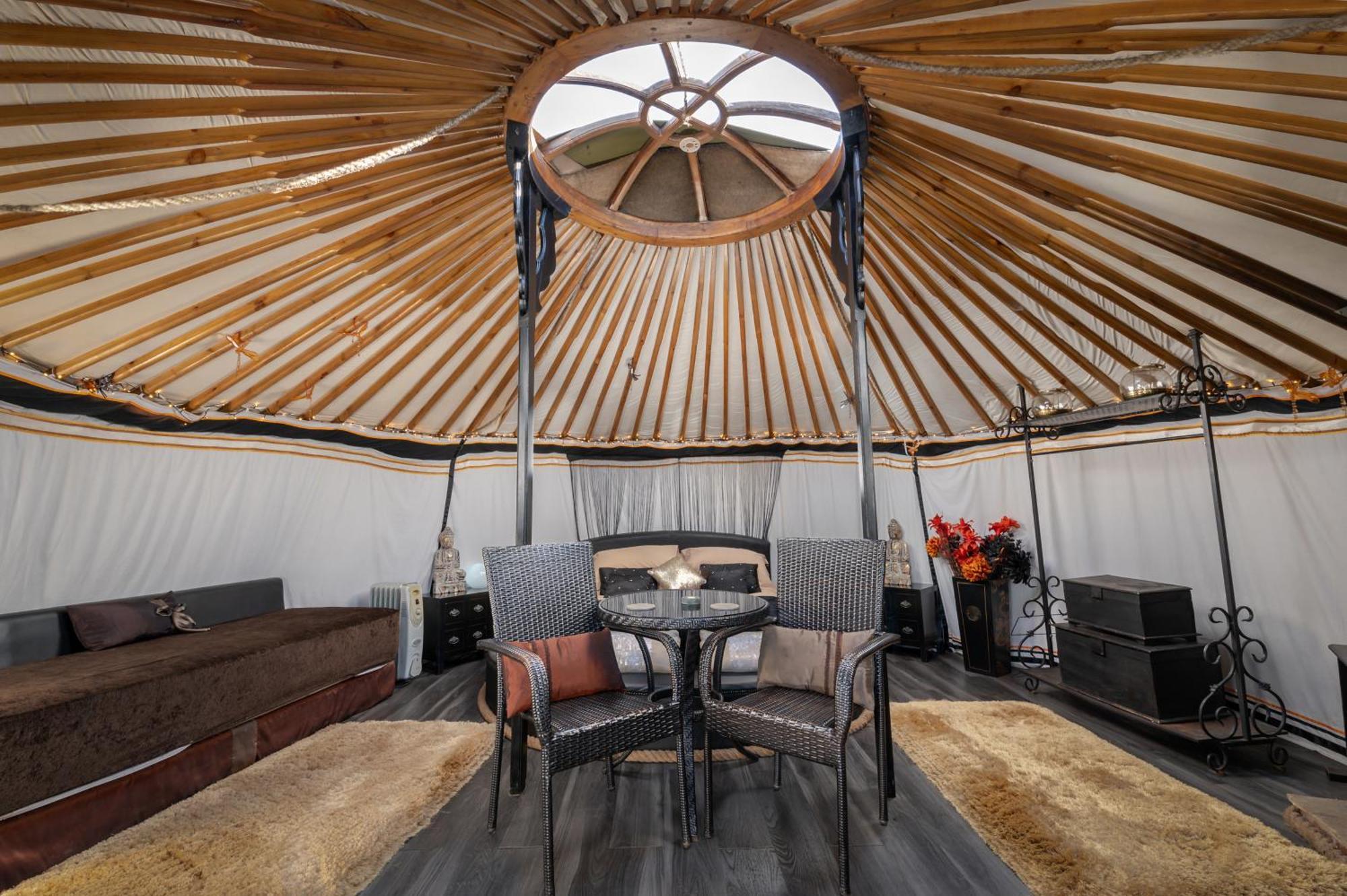 Готель Lincoln Yurts Екстер'єр фото
