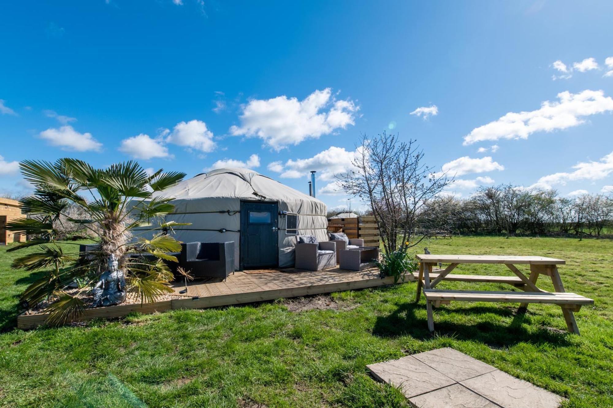 Готель Lincoln Yurts Екстер'єр фото